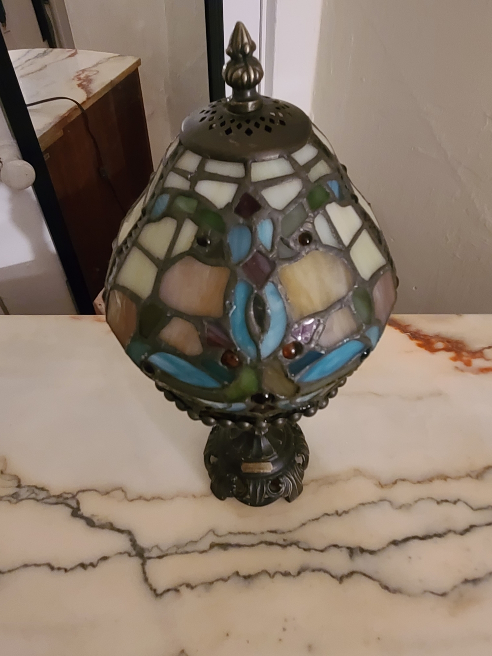 Dale Tiffanys Inc. Antiques Roadshow Lamp - Art Nouveau Stained Glass Desk Lamp - Picture 14 of 16